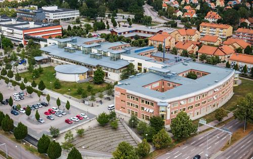 Assemblin i multitekniskt projekt med fokus på återbruk